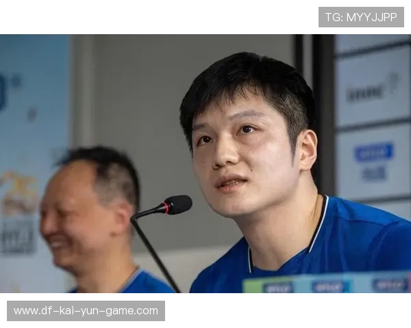 首秀3_0不说，人气还炸裂！红衣樊振东火力全开！，不同“樊”响!樊振东神级救球 对方直接愣住鼓掌